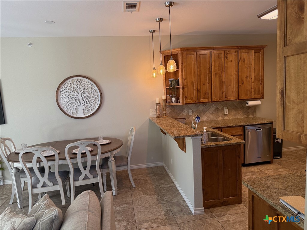 540 River Run Property Photo 2