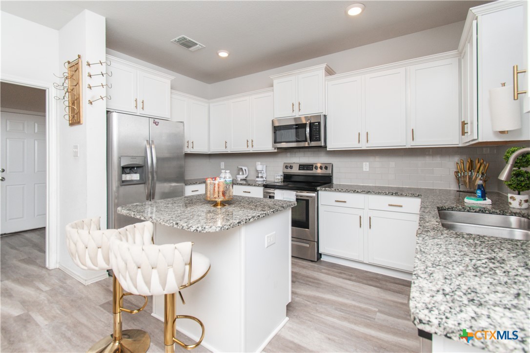 3905 Anvil Range Road Property Photo 6