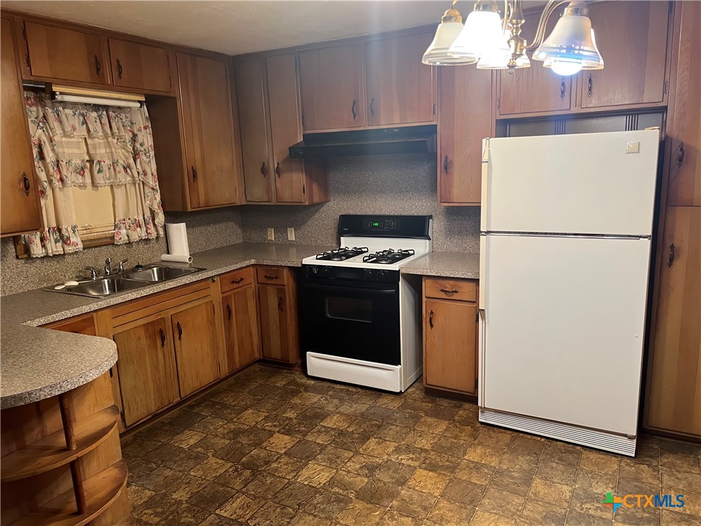 206 W Young Property Photo 5