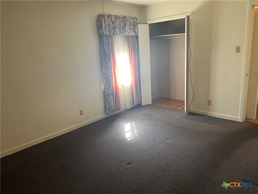 206 W Young Property Photo 6