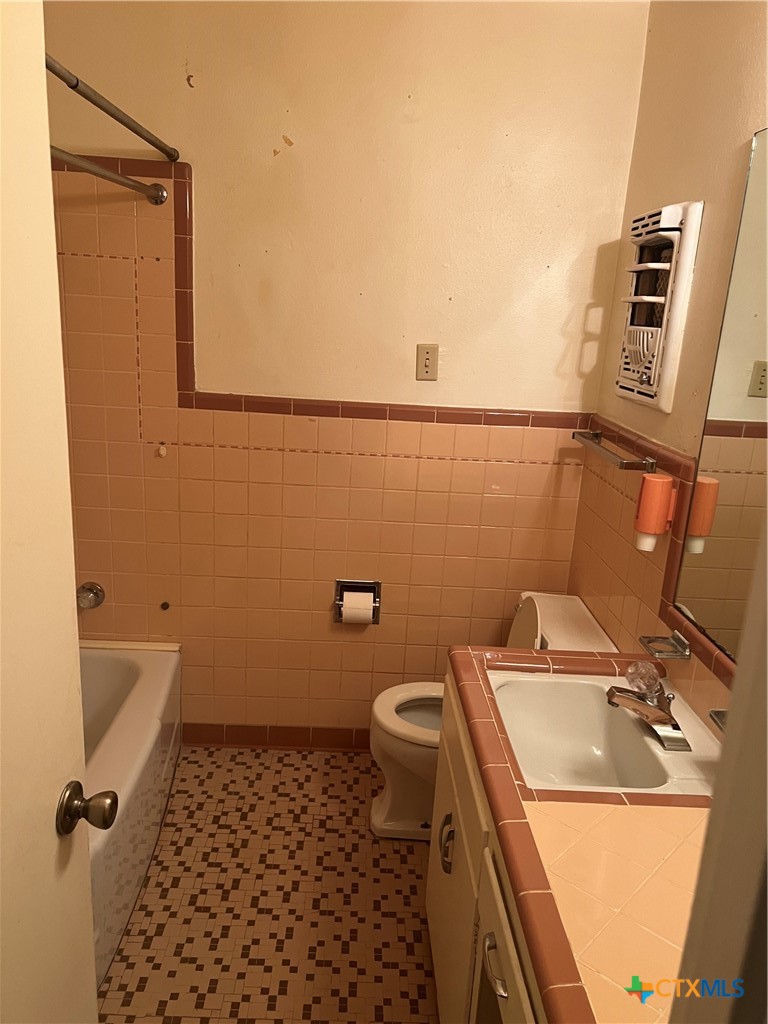 206 W Young Property Photo 13