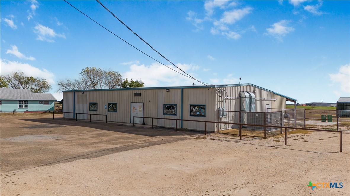 803 Us Highway 77a N Property Photo 2
