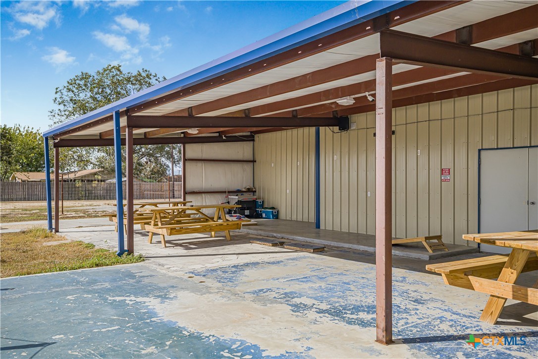 803 Us Highway 77a N Property Photo 4