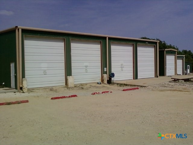 7401 S Ih 35 Property Photo 1