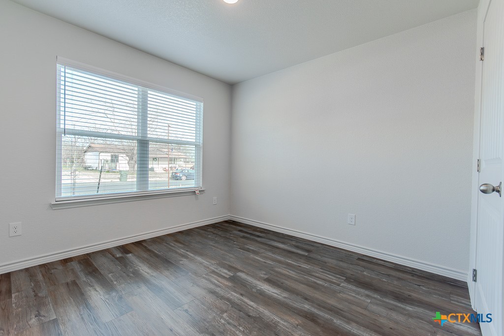 1104 Karen Drive Property Photo 5