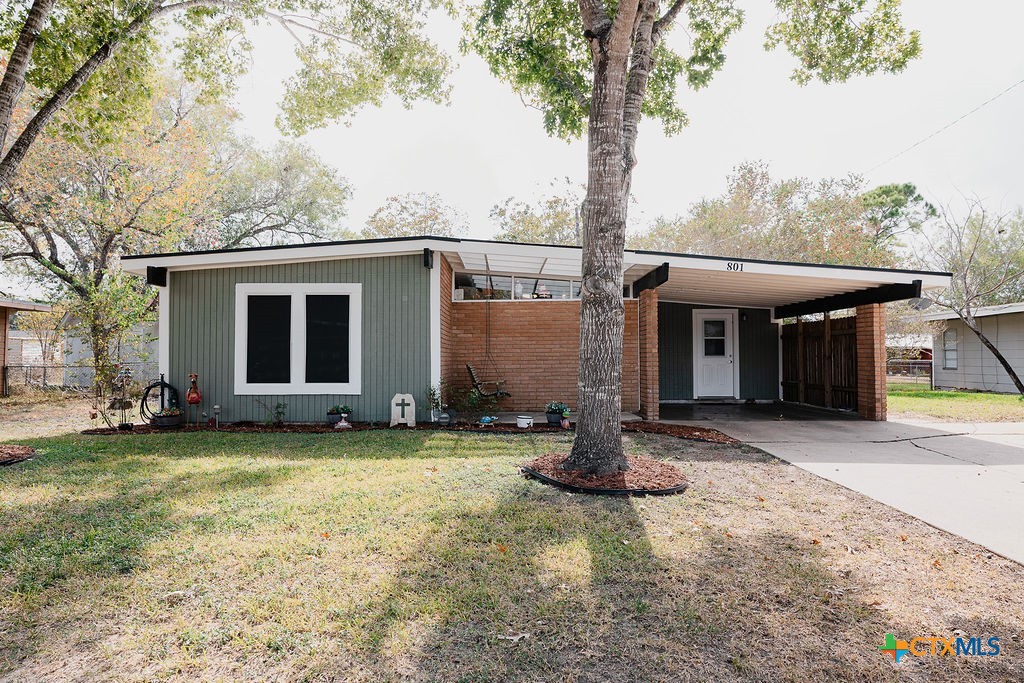 801 Fern Lane Property Photo 1