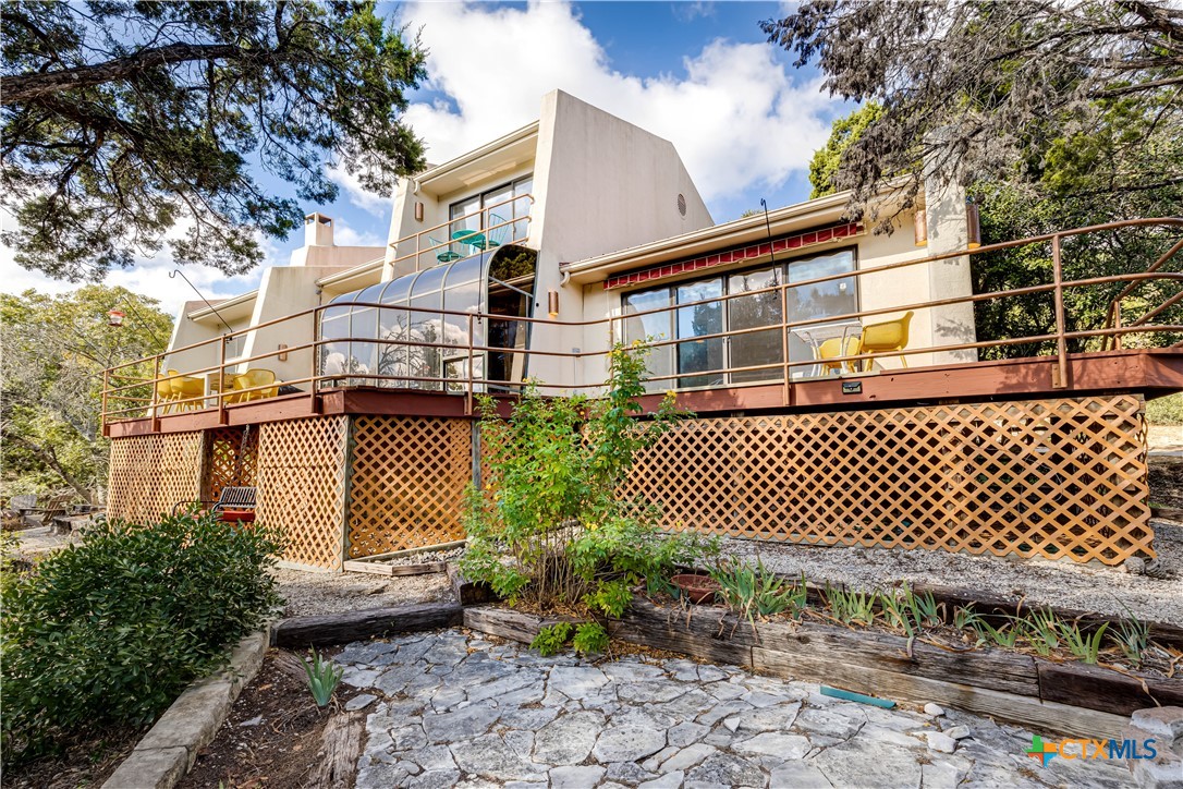 1078/1081 Hillside View Property Photo 1