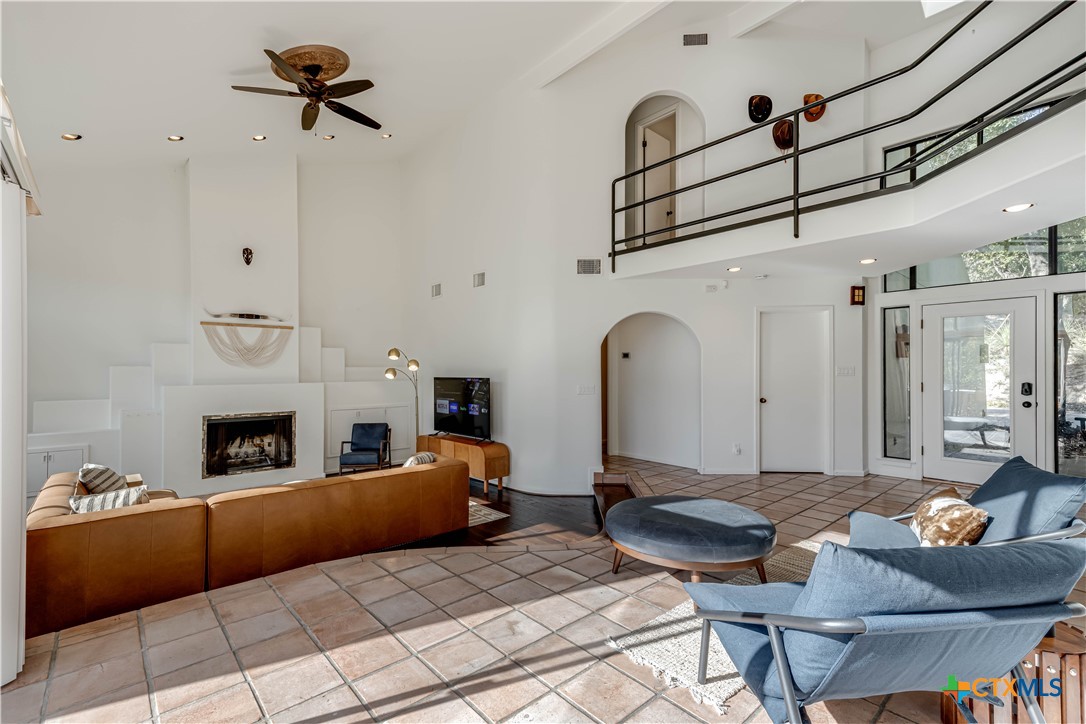 1078/1081 Hillside View Property Photo 5