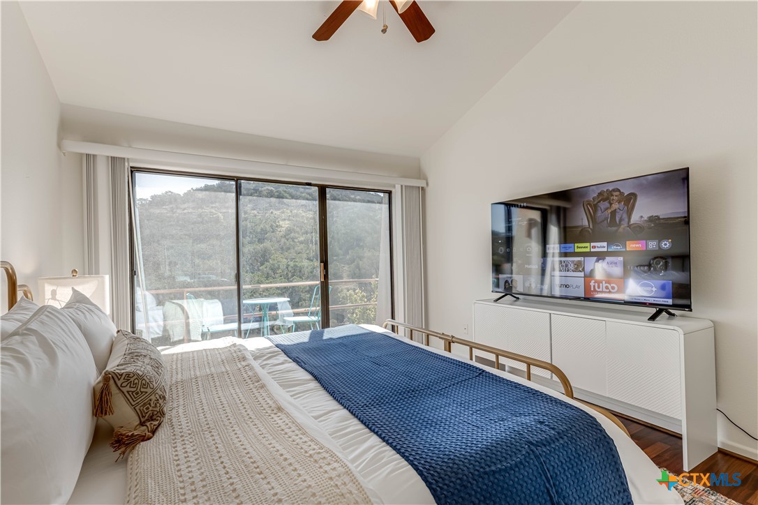 1078/1081 Hillside View Property Photo 28