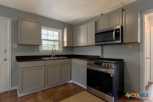 506 Powell Street Property Photo 4