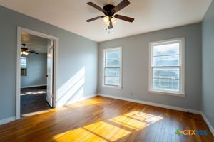 506 Powell Street Property Photo 6