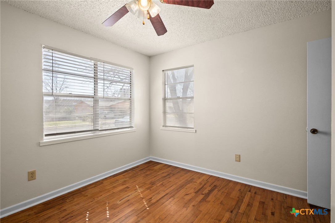 302 Easy St Property Photo 12