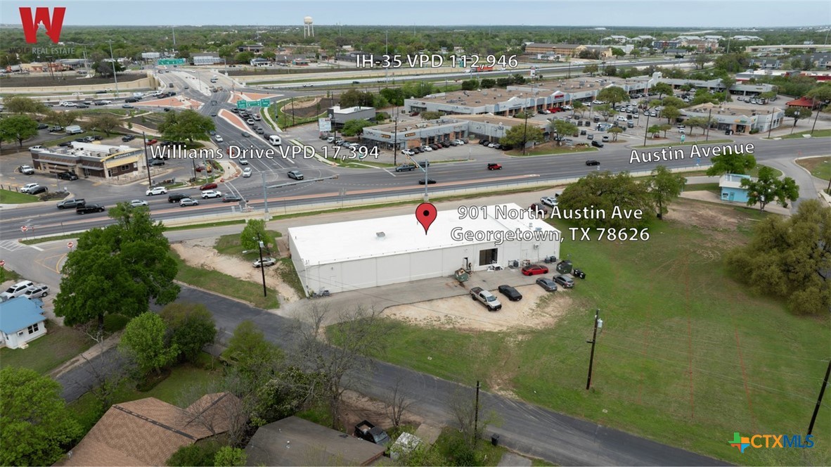 901 N Austin Avenue Property Photo 3