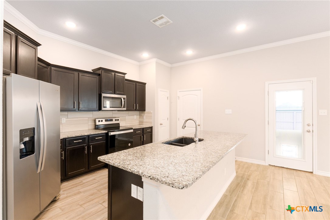 2611 Settlers Oak Drive Property Photo 10