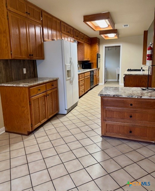 1301 Fieldcrest Property Photo 7