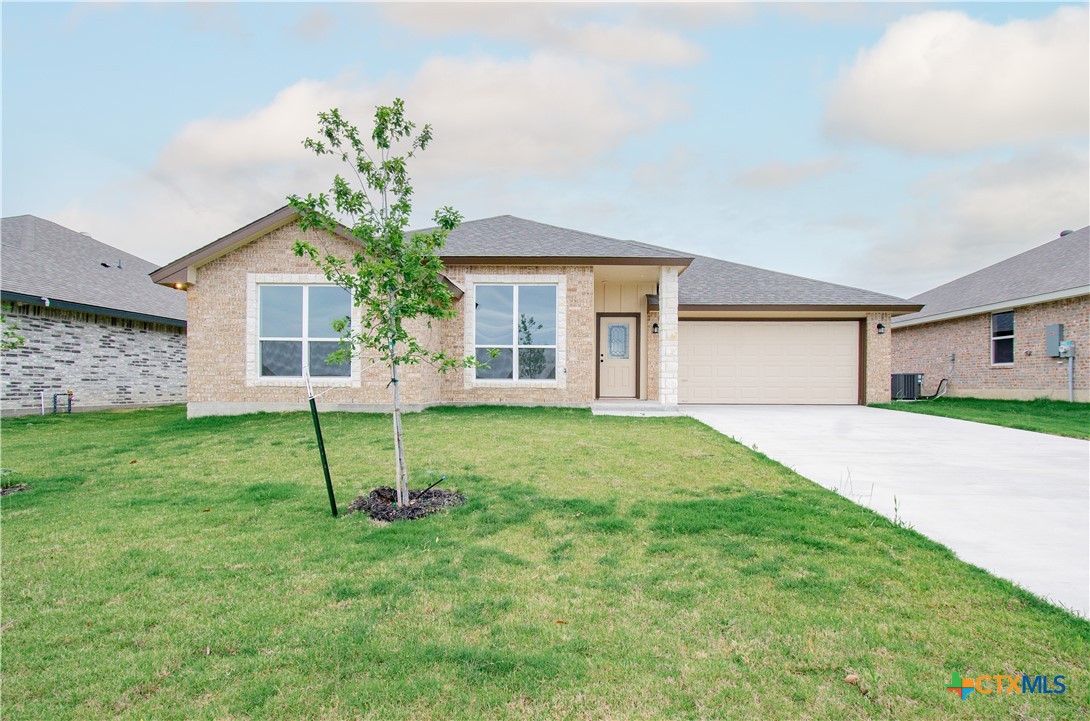 2558 Cowgirl Trail Property Photo 1