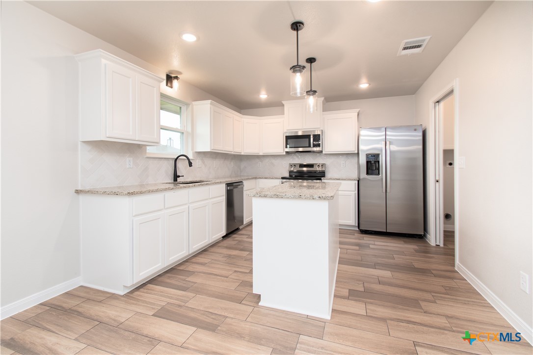 2558 Cowgirl Trail Property Photo 9