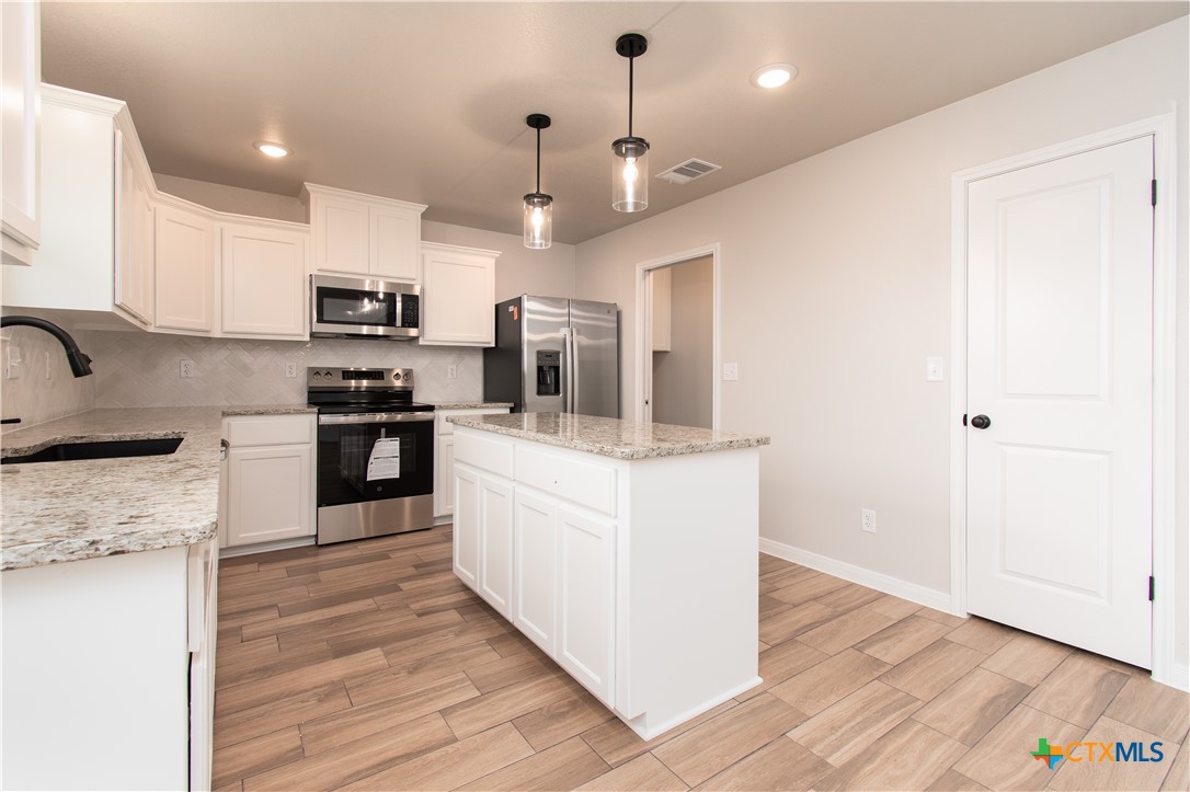 2558 Cowgirl Trail Property Photo 10