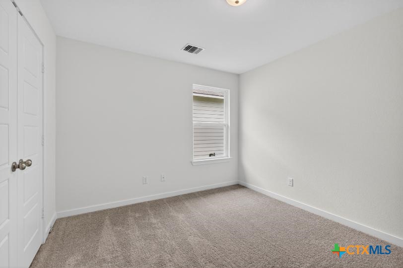 1915 Meridian Loop Property Photo 18