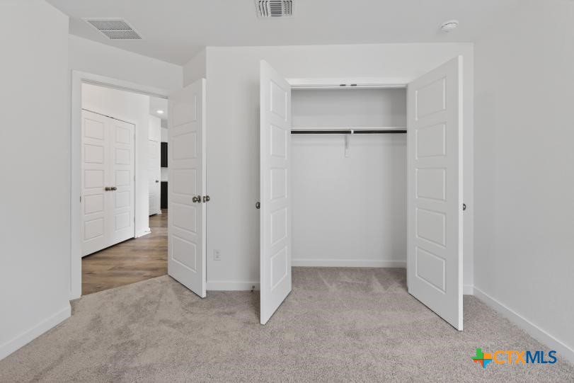 1915 Meridian Loop Property Photo 21