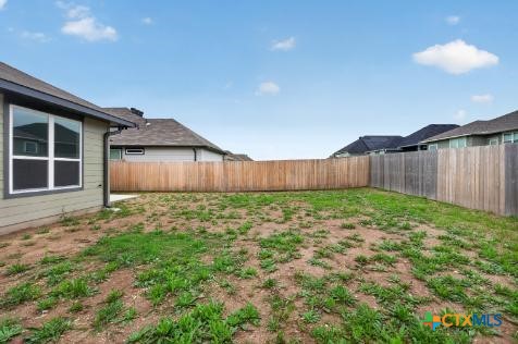 1915 Meridian Loop Property Photo 29