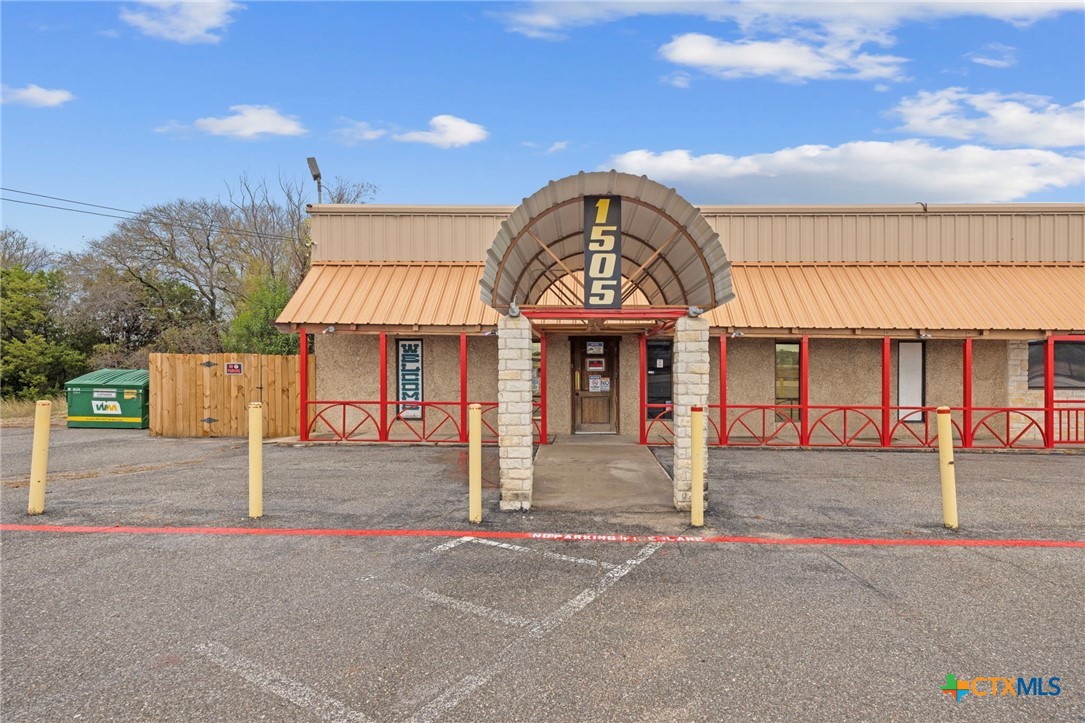 1505 E Veterans Memorial Boulevard Property Photo 2