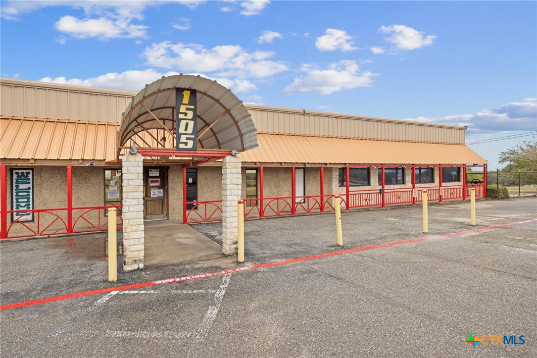 1505 E Veterans Memorial Boulevard Property Photo 3