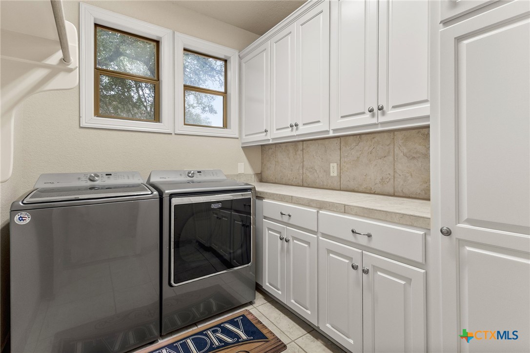 372 Shady Hollow Property Photo 27
