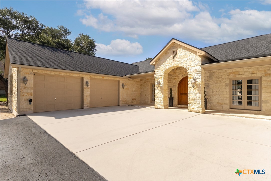 372 Shady Hollow Property Photo 35