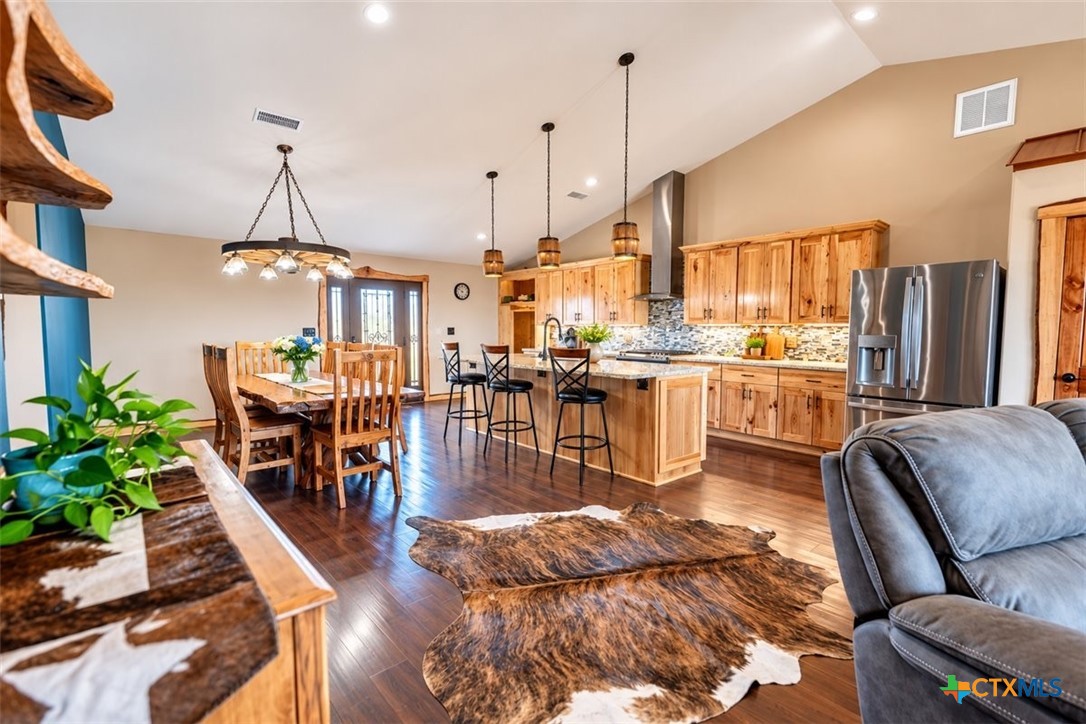 1825 Savanna Ridge Ranch Road Property Photo 3