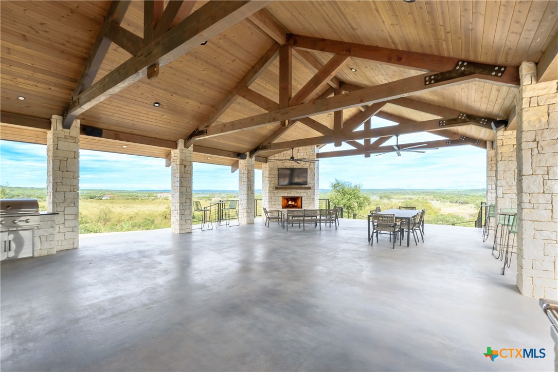 911 Enchanted View Property Photo 14