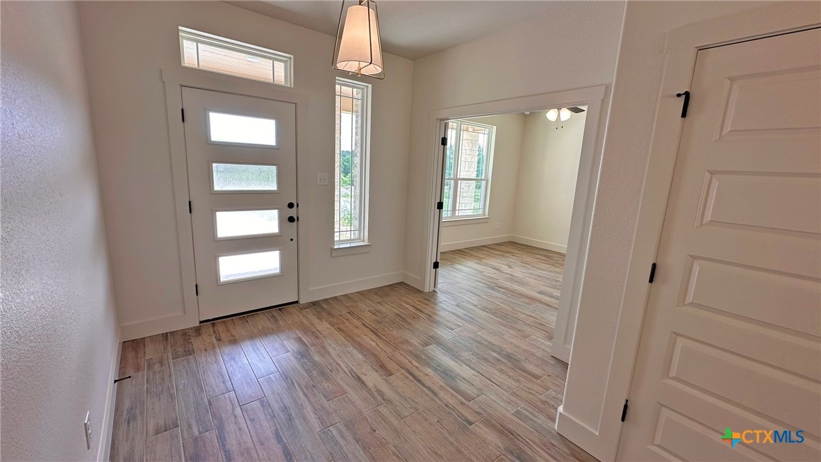 818 Estate Circle Property Photo 16