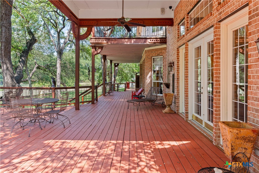 300 Salado Creek Place Property Photo 7