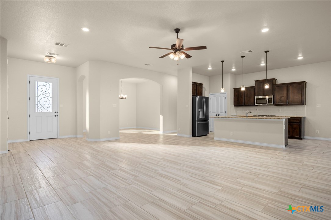 2518 Meadow Lark Drive Property Photo 5