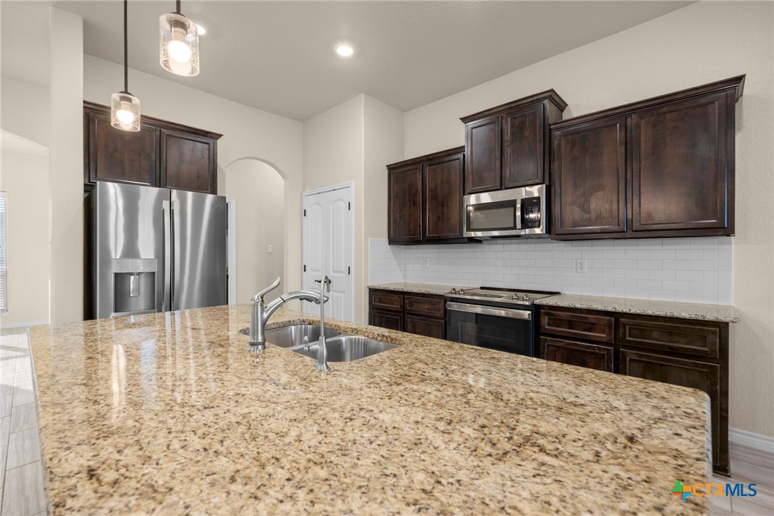 2518 Meadow Lark Drive Property Photo 8