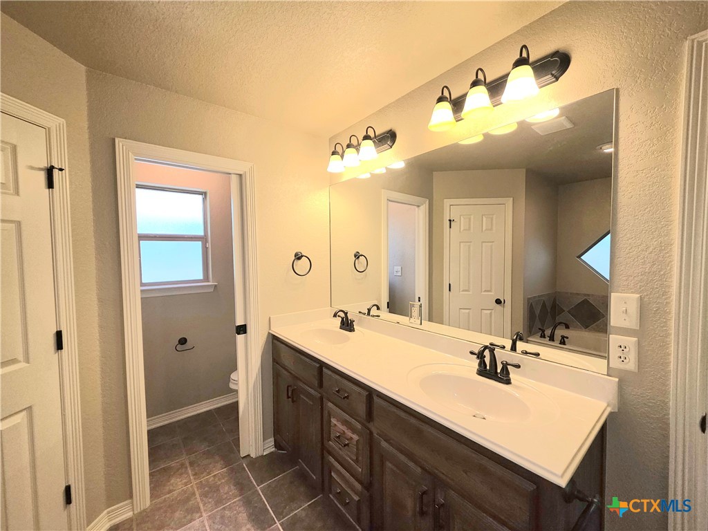 5020 Sean Patrick Glen Property Photo 15