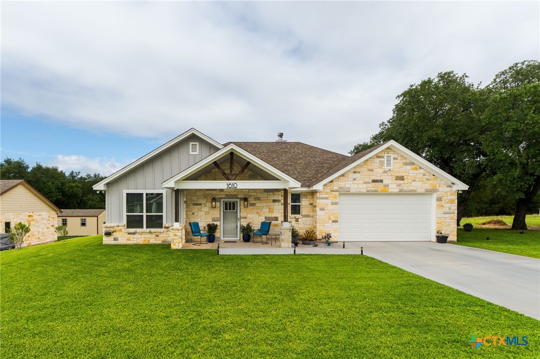 1610 Badger Lane Property Photo 1