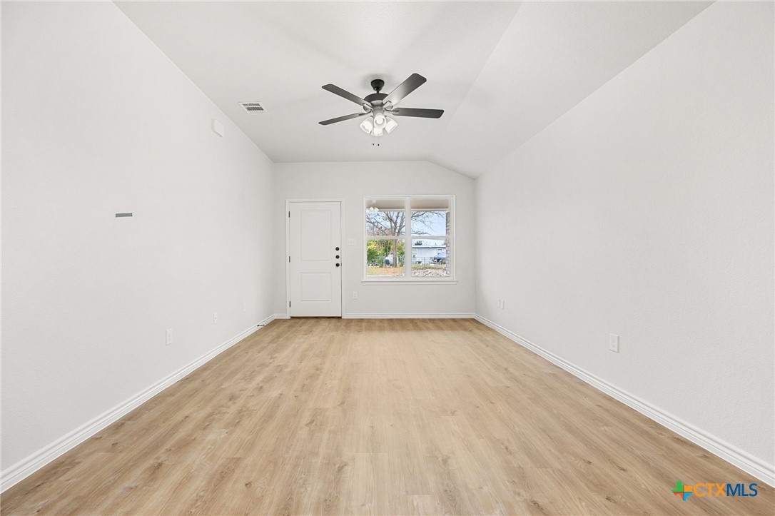 503 Bonnie Property Photo 3