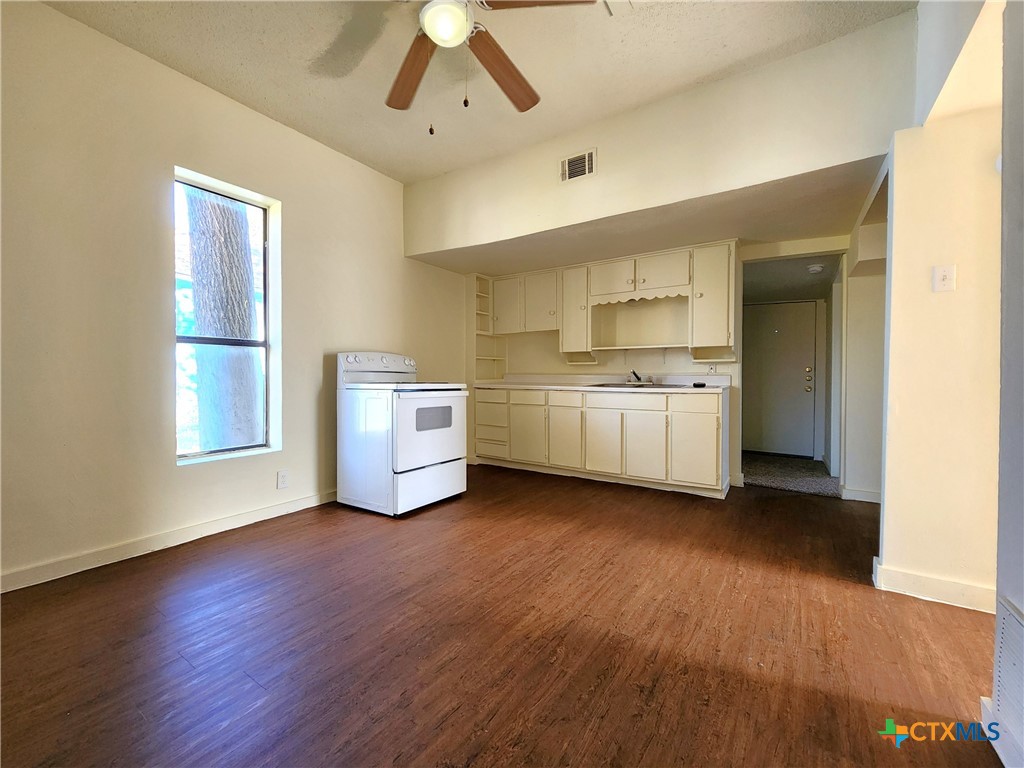 209 S 27th Street Property Photo 9