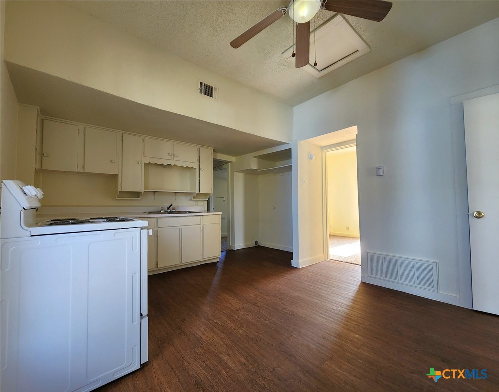 209 S 27th Street Property Photo 10