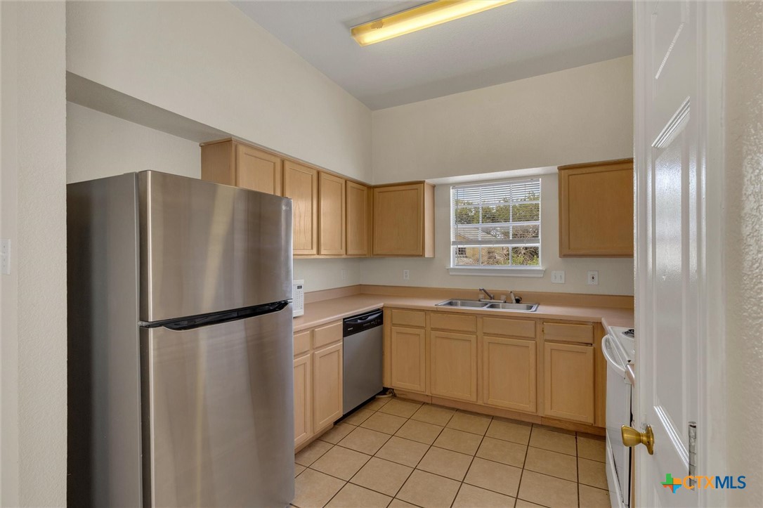 885 Sagewood Trail Property Photo 3