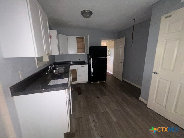 2302 E Mistletoe Avenue Property Photo 8