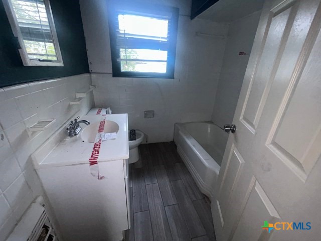 2302 E Mistletoe Avenue Property Photo 15