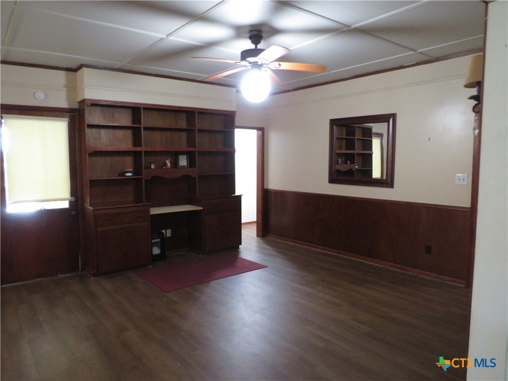 342 W Oak Street Property Photo 8