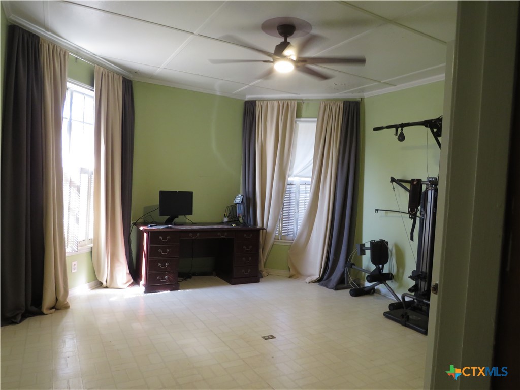 342 W Oak Street Property Photo 10
