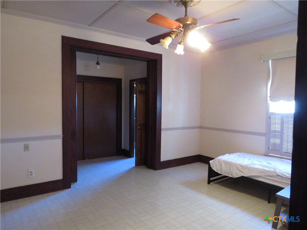 342 W Oak Street Property Photo 15