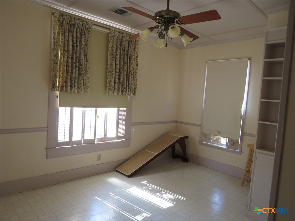 342 W Oak Street Property Photo 17