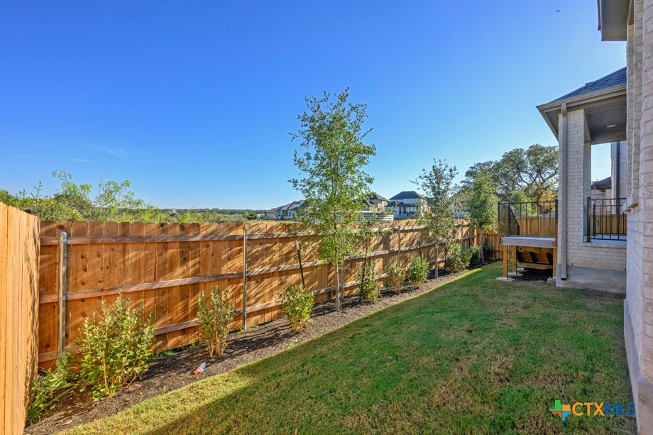 244 Basket Flower Loop Property Photo 22