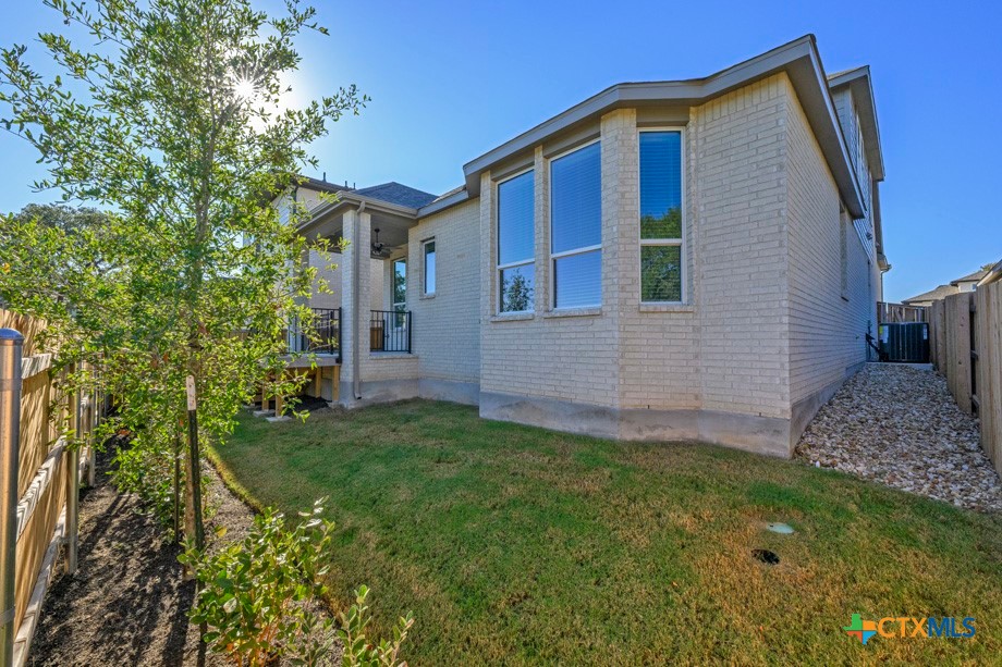 244 Basket Flower Loop Property Photo 23