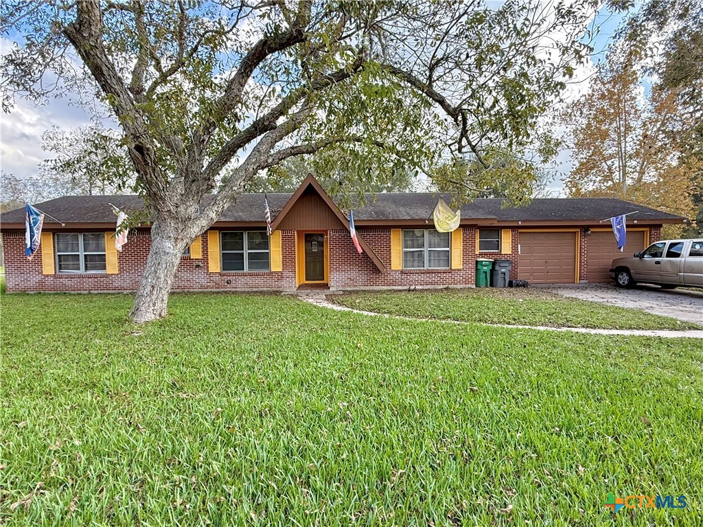 301 Angus Street Property Photo 1